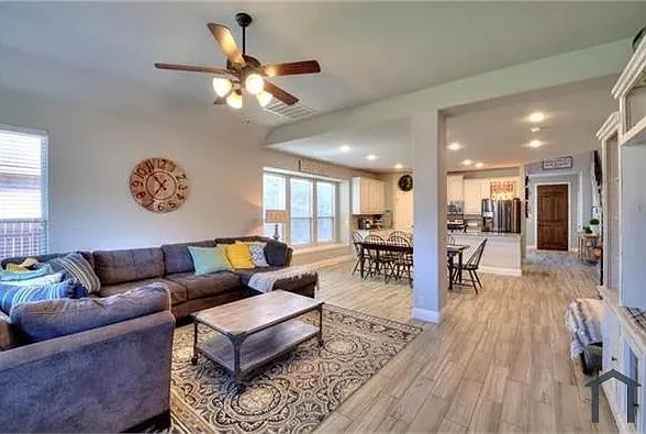 4 bed, 3143 sqft, $3,000 — Photo 4