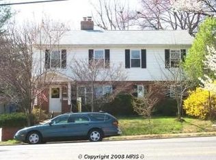 2704 N Sycamore St, Arlington, VA 22207