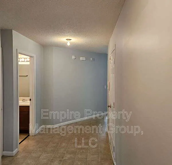 401 Dukes Hill Rd — Photo 6