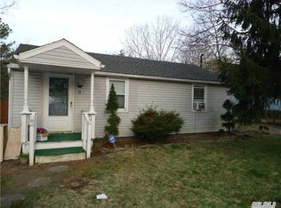 73 Peters Ln, Westhampton Beach, NY 11978