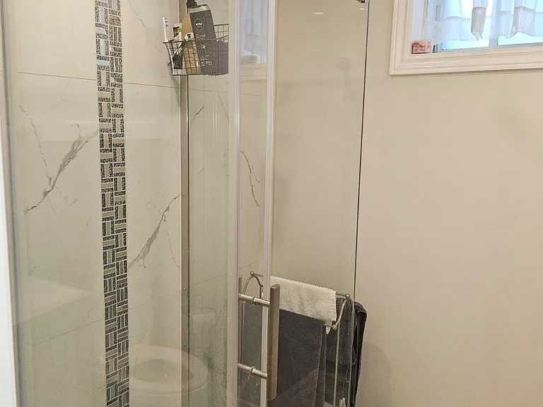 8 Grace Cres #BASEMENT — Photo 5