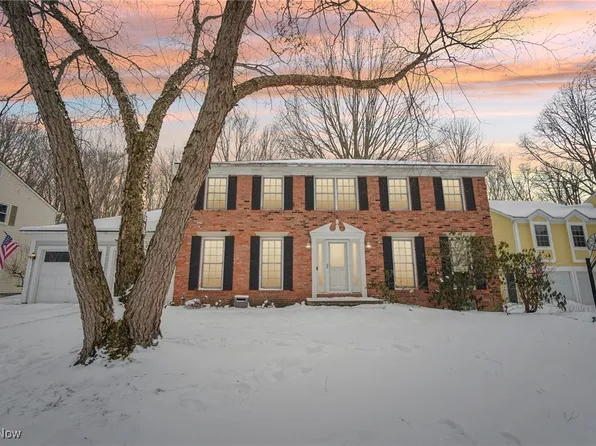 34576 Southside Park Dr, Solon, OH 44139