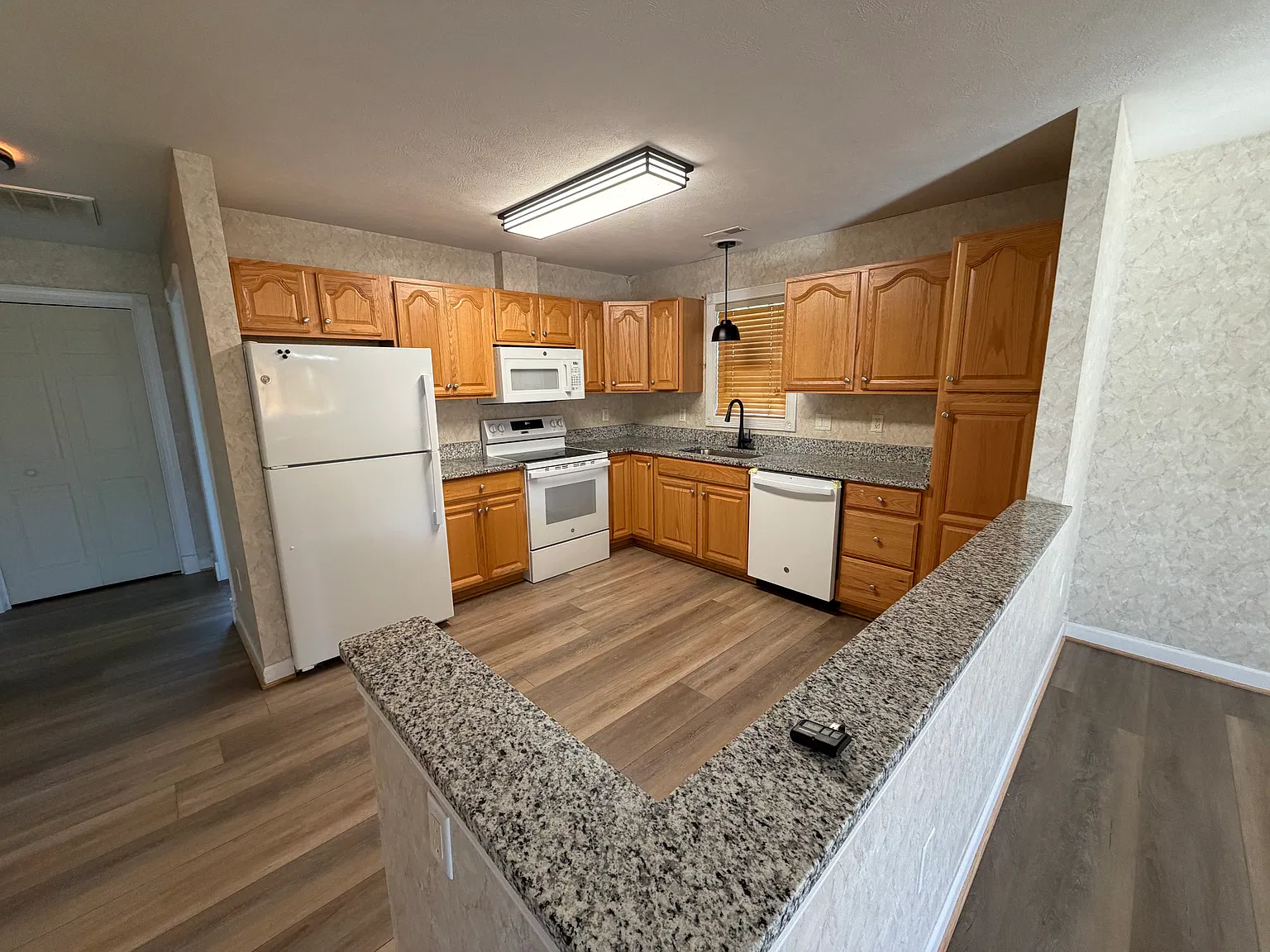 2 bed, 1320 sqft, $1,850 — Photo 3