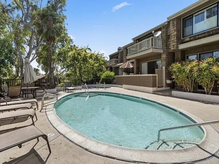 4 Sea Island Dr — Photo 22
