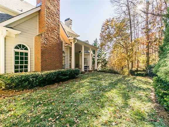4th image of 2798 Long Grove Dr