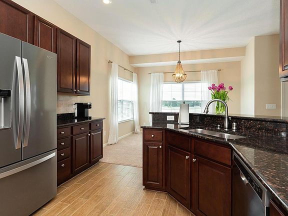 4th image of 6915 Kinsale Ln