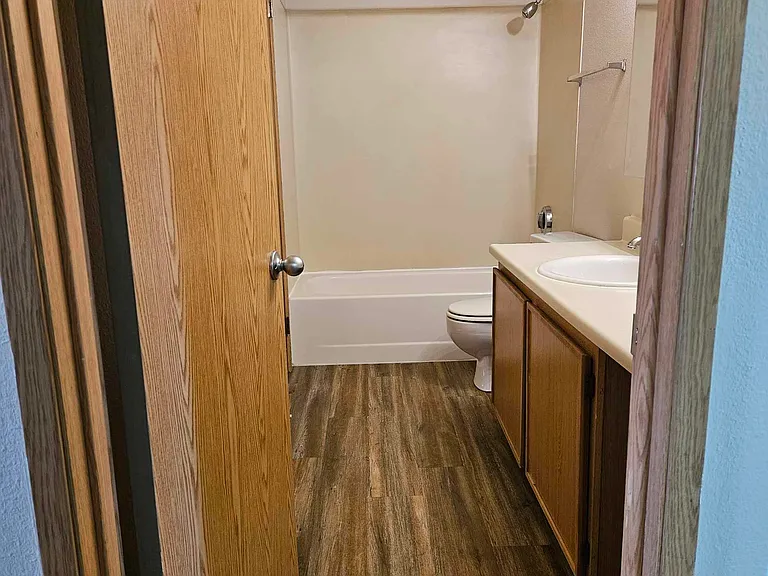 The Lexington Apartments — Photo 15
