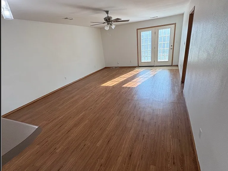 2805 Village Ct #B — Photo 2