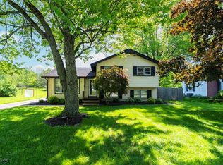 33 N Hillside Rd, Canfield, OH 44406