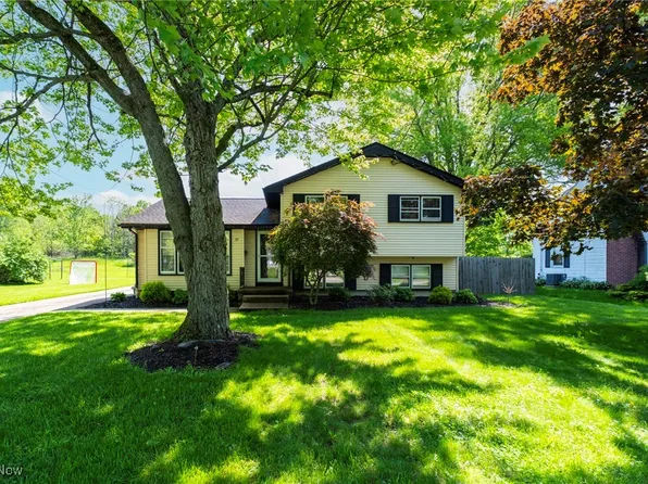 33 N Hillside Rd, Canfield, OH 44406