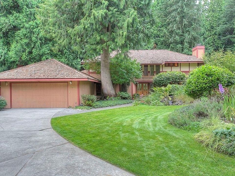1st image of 3035 211th Ave NE