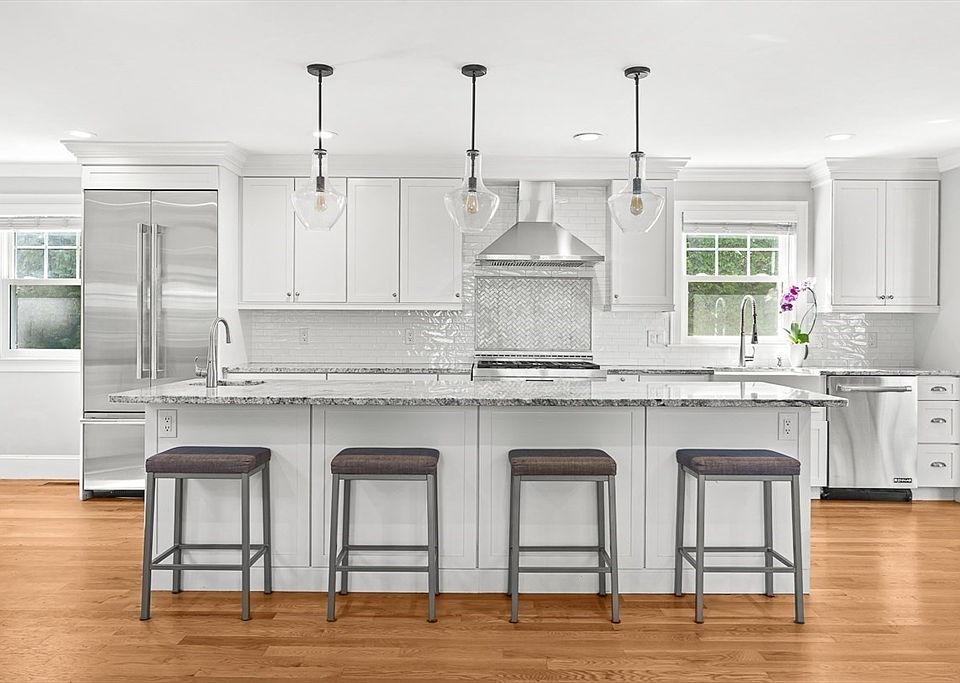 1st image of 21 Willowdale Rd