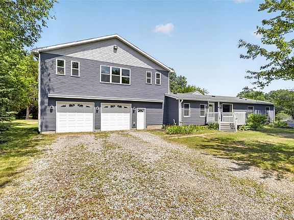 3rd image of 7447 Ore Lake Rd