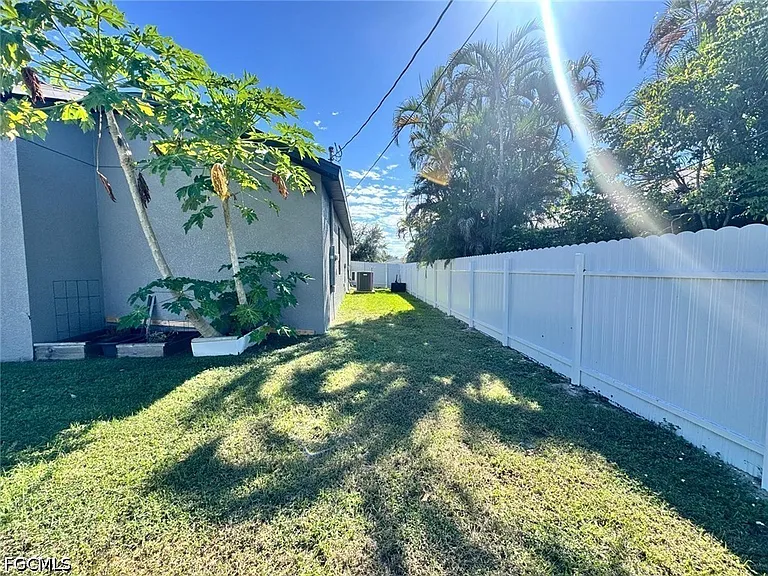 209 SE 26th Terrace Cpe — Photo 8