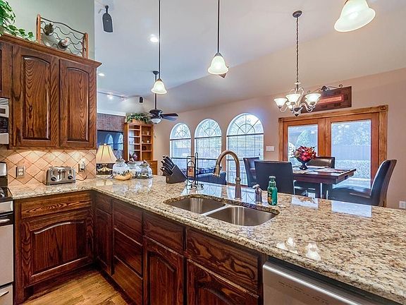 4th image of 1135 Prospect Dr