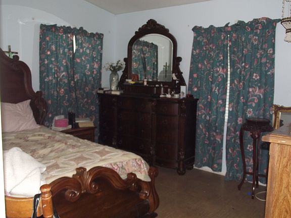 4th image of 5911 Golden Valley Dr