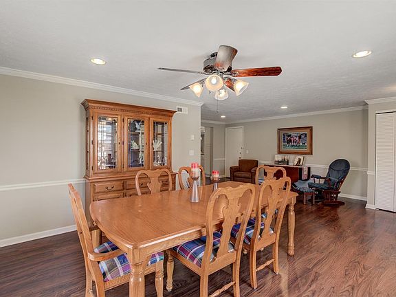 5th image of 10 Meadow Ln #A