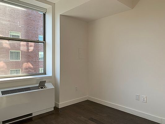 5th image of 130 Water St #3108