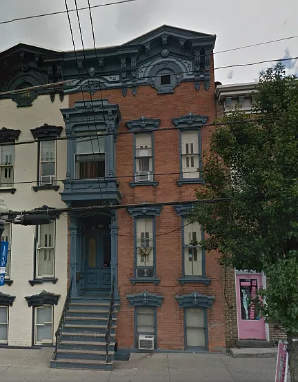 300 Lark St — Photo 2