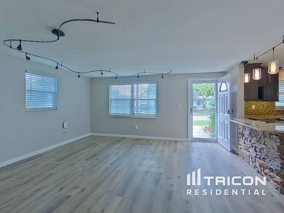 3rd image of 1619 Stone Creek Dr
