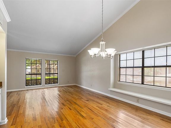 5th image of 2817 Chelsea Ln