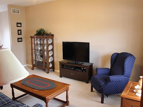 2nd image of 3451 Stone Briar Dr