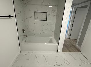 12714 S Figueroa St #202, Los Angeles, CA 90061