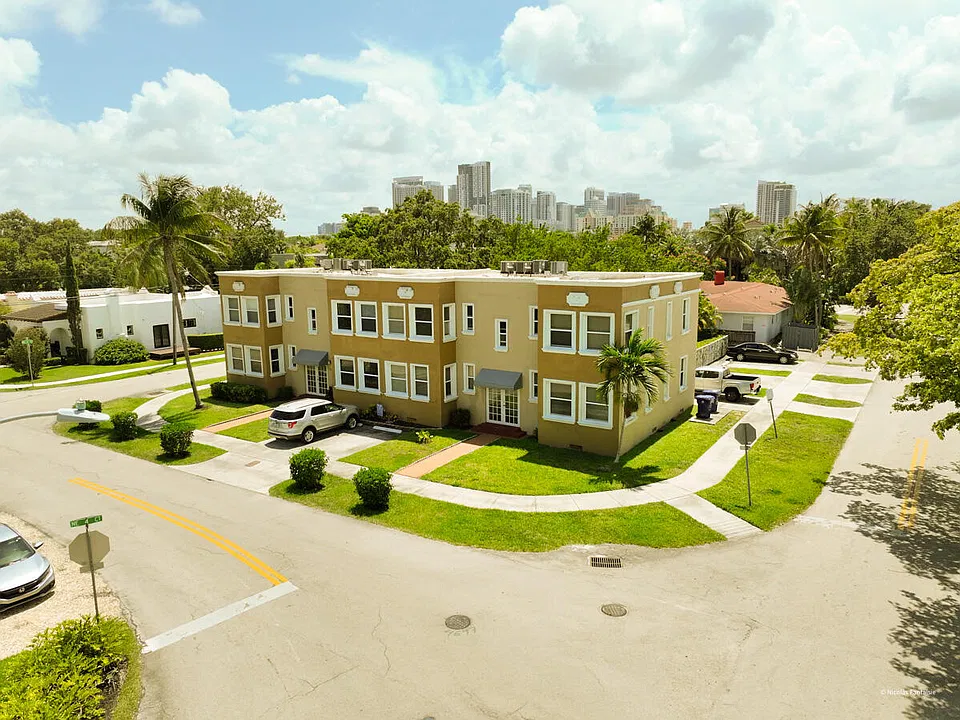 403 NE 16th Ave #7