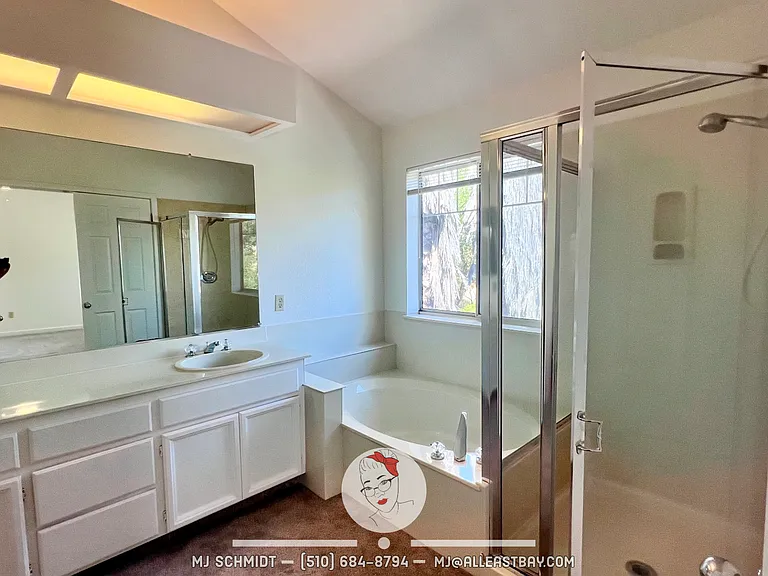 303 Sutton Cir — Photo 24