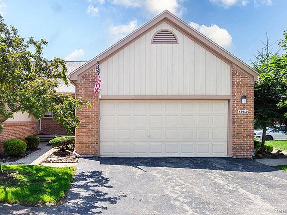 4th image of 46910 Country Ln #12