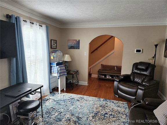 3rd image of 1702 Lasalle Ave