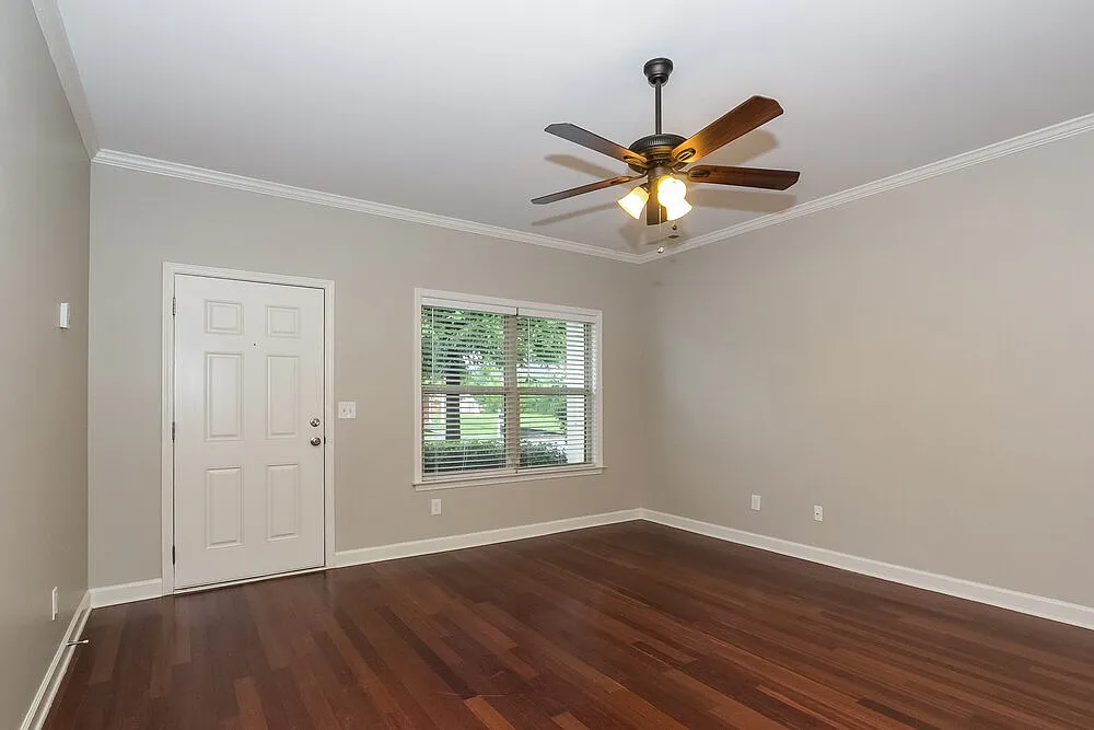 3 bed, 2.5 bath, 1558 sqft, $2,195 — Photo 3