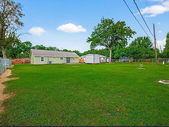 5th image of 523 Betty Sue Ln
