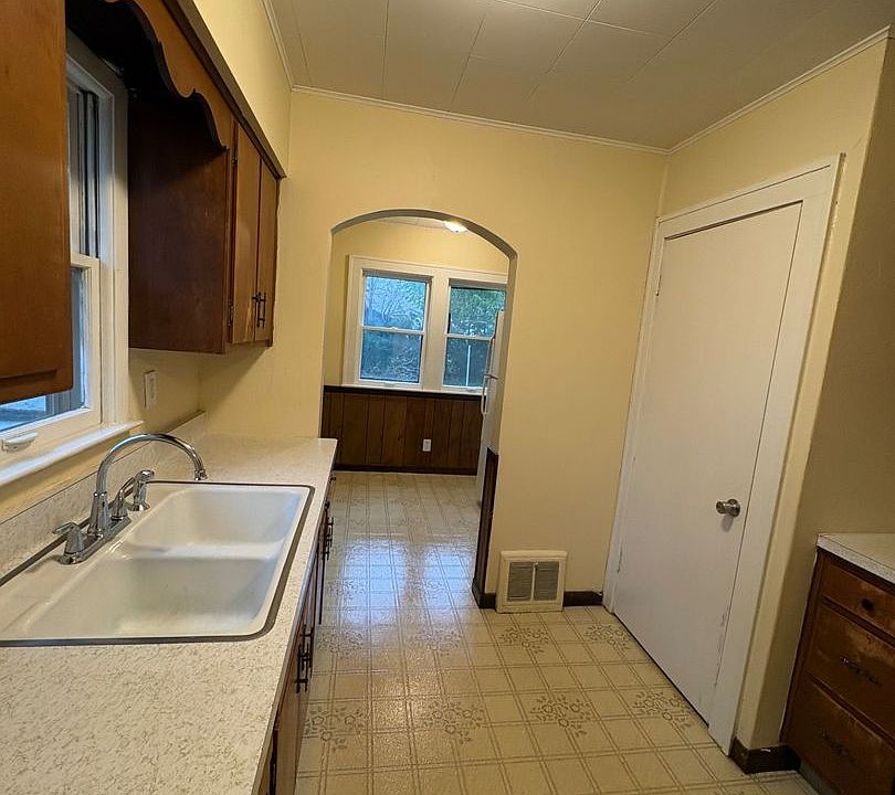 1st image of 1614 Pauline Ave