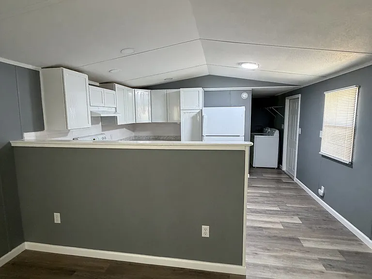 8193 River Rd — Photo 3