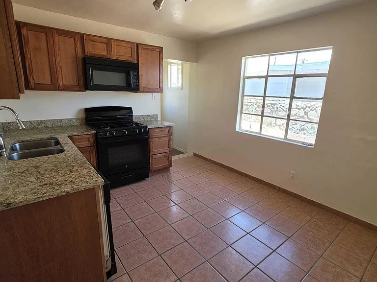 5409 Timberwolf Dr — Photo 5