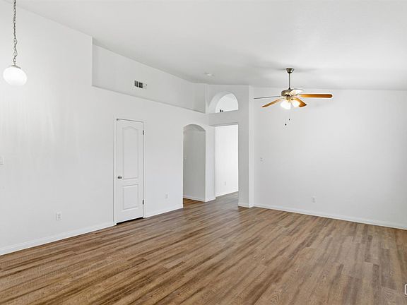 4th image of 4902 Hartwick Ct