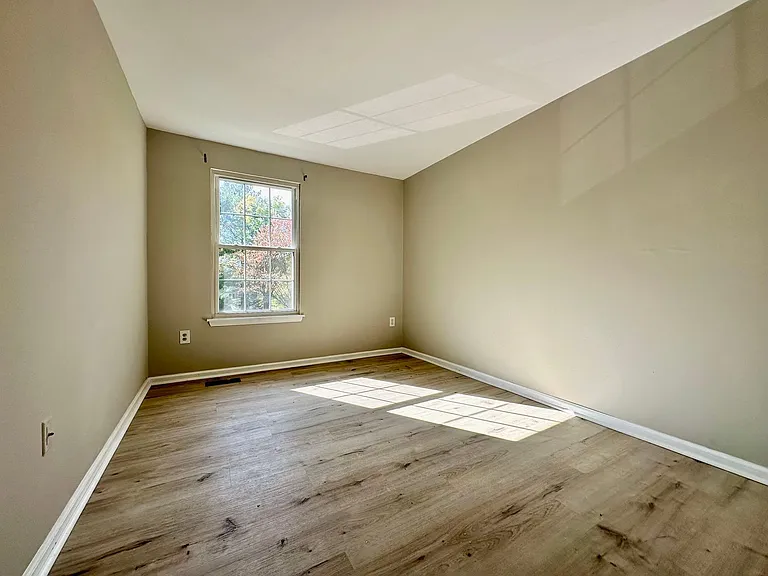 4 Abbey Bridge Ct — Photo 30