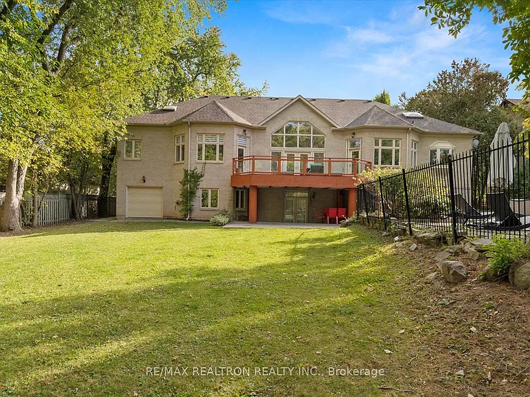 48 Arnold Ave — Photo 50