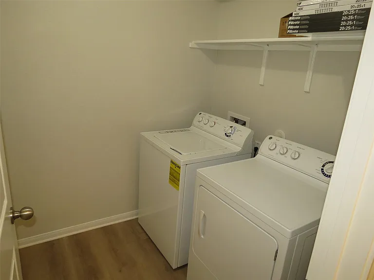 375 Musgrav — Photo 19