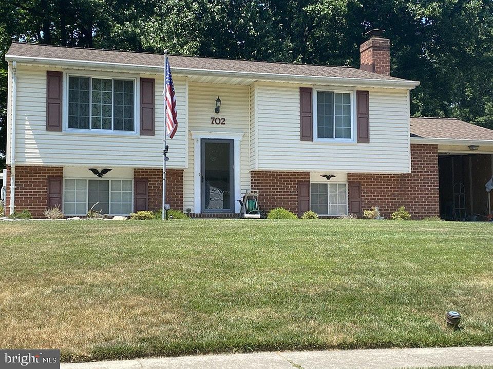 1st image of 702 Fox Bow Dr