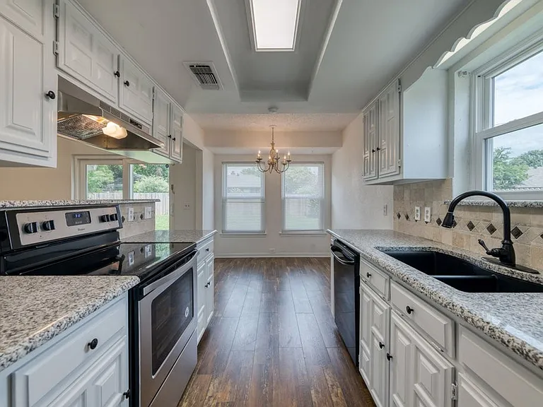 1700 Willow Vale Dr — Photo 14