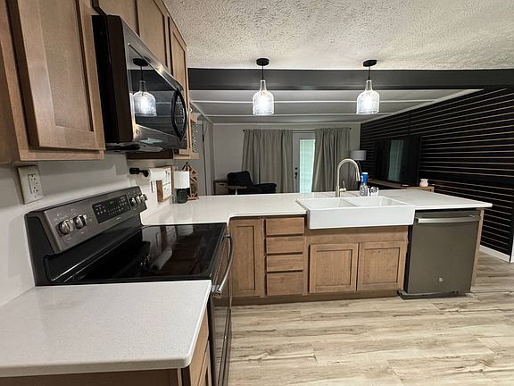 2nd image of 120 E Paradise Lk