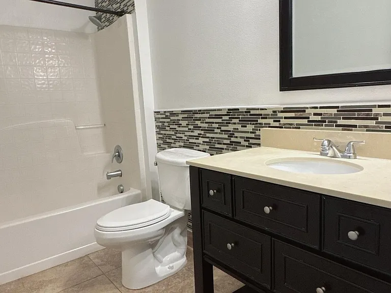 1718 Sawgrass Dr SW — Photo 17