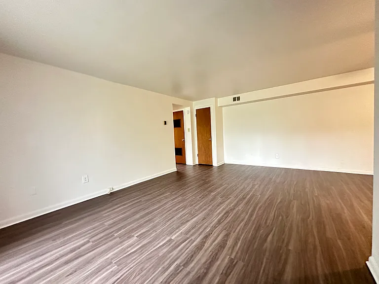 Edgewood Apartments — Photo 19