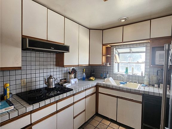 5th image of 9225 Telfair Ave