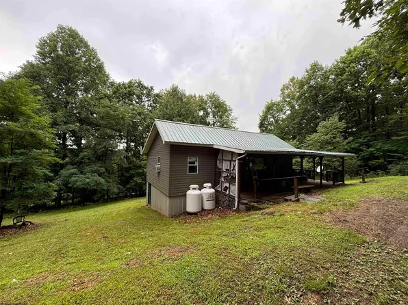 69 Diamond St, Montrose, WV 26283