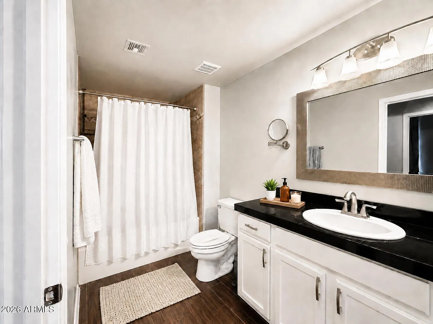 1 bed, 1.0 bath, 828 sqft, $1,945 — Photo 4