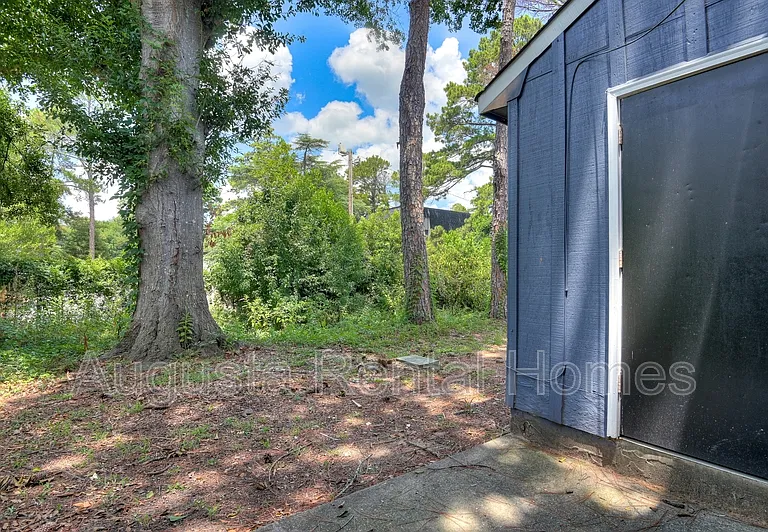 160 Chalet North Ct — Photo 29