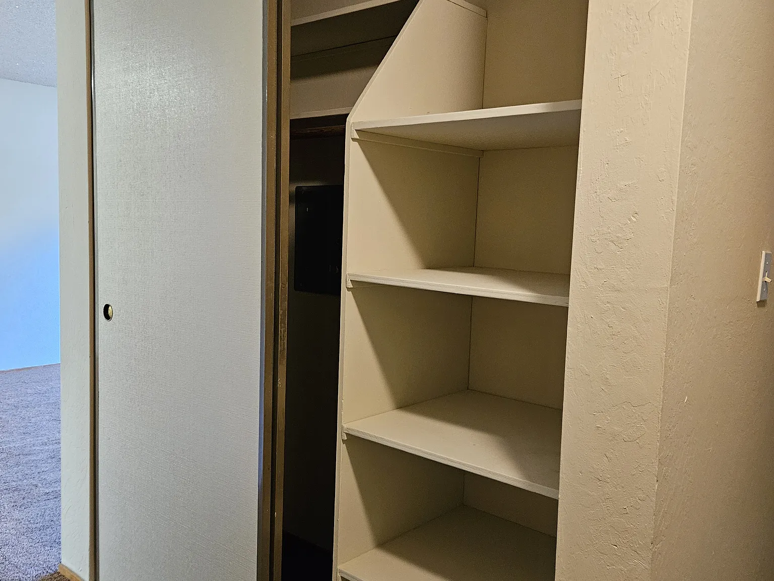 2 bed, 1.5 bath, 951 sqft, $2,395 — Photo 4